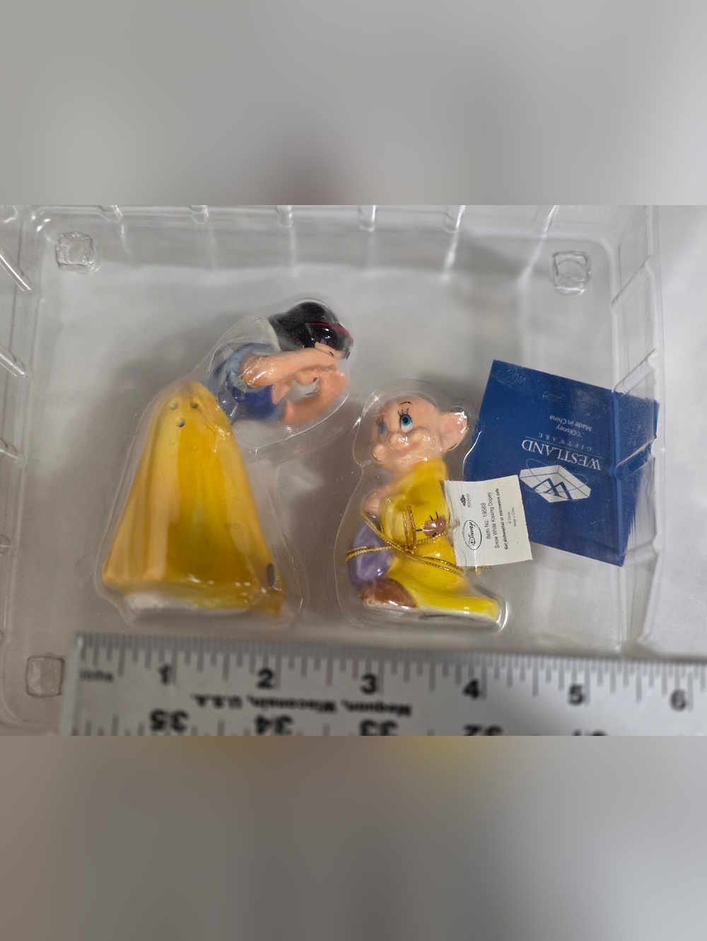 Westland Giftware Disney Snow White/Dopey Magnetic Ceramic Salt AndPepper Shaker - Picture 8 of 10